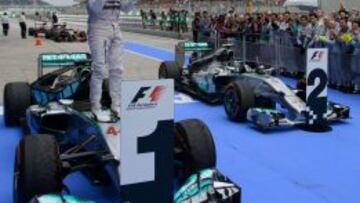Hamilton no encontró oposición camino de su primera victoria del año, la segunda consecutiva de un Mercedes tras el triunfo de Rosberg en Australia.