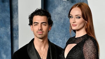 El divorcio entre Joe Jonas y Sophie Turner se complica. La actriz lo denuncia citando una ley de sustracción de menores y exige el regreso de sus hijas.