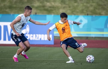 Dani Olmo y Pedri.