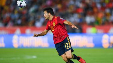 España: 41 triunfos en su primera visita a una selección