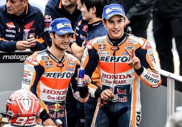 Marc Márquez y Dani Pedrosa en el padock después de la Calificación del Gran Premio de Alemania de MotoGP