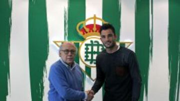 Adán, con el presidente Juan Carlos Ollero.