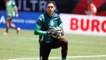 SALT LAKE CITY, UT - JUNE 7: Raul Rangel #12 of Mexico warms up before their international friendly game against Switzerland at Rice-Eccles Stadium on June 7, 2025 in Salt Lake City, Utah. Chris Gardner/Getty Images/AFP (Photo by CHRIS GARDNER / GETTY IMAGES NORTH AMERICA / Getty Images via AFP)