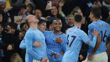 Soccer Football - Premier League - Manchester City v Fulham - Etihad Stadium, Manchester, Britain - November 5, 2022 Manchester City's Erling Braut Haaland celebrates scoring their second goal with teammates Action Images via Reuters/Lee Smith EDITORIAL USE ONLY. No use with unauthorized audio, video, data, fixture lists, club/league logos or 'live' services. Online in-match use limited to 75 images, no video emulation. No use in betting, games or single club /league/player publications.  Please contact your account representative for further details.