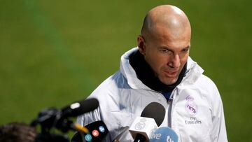 Football Soccer - Real Madrid training - FIFA Club World Cup - Yokohama, Japan - 12/12/16. Real Madrid&#039;s head coach Zinedine Zidane speaks to media before training session ahead of FIFA Club World Cup Semi-Final match against Club America. 