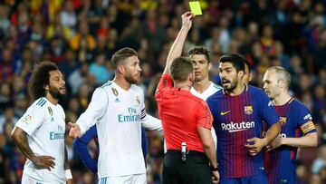 Hernández Hernández amonesta a Suárez y Ramos.