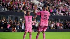 FORT LAUDERDALE, FLORIDA - APRIL 20: Sergio Busquets #5 of Inter Miami celebrates a goal with Lionel Messi #10 during the first half in the game against the Nashville SC at DRV PNK Stadium on April 20, 2024 in Fort Lauderdale, Florida.   Megan Briggs/Getty Images/AFP (Photo by Megan Briggs / GETTY IMAGES NORTH AMERICA / Getty Images via AFP)