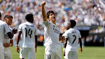 05/07/25 MUNDIALITO MUNDIAL DE CLUBES EEUU 2025
PARTIDO CUARTOS REAL MADRID - BORUSSIA DORTMUND
ALEGRIA GOL 1-0 GONZALO GARCIA