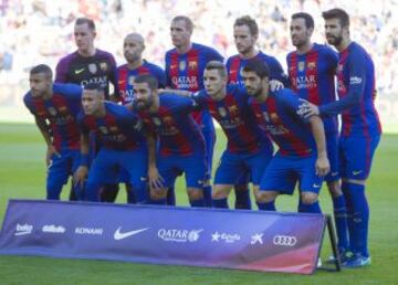 El once inicial del Barcelona. 