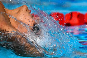 La canadiense Kylie Masse compite durante las pruebas de natación de 200 metros femeninas durante los Juegos de la Commonwealth Gold Coast 2018.