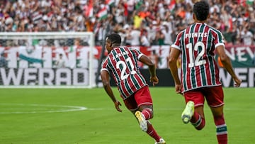 EAST RUTHERFORD, NEW JERSEY - JUNE 21: Jhon Arias #21 of Fluminense FC celebrates scoring during the first half of a FIFA Club World Cup 2025 group F match between Fluminense FC and Ulsan HD FC at MetLife Stadium on June 21, 2025 in East Rutherford, New Jersey. (Photo by Howard Smith/ISI Photos/ISI Photos via Getty Images)