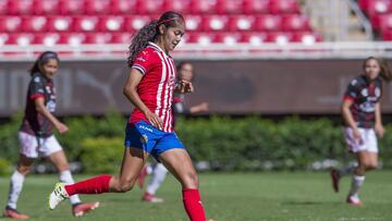 Miriam Garc&iacute;a durante un partido con Chivas Femenil