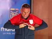 La curiosa bienvenida a Beccacece en Ecuador: ¡lo presentaron en un mall!