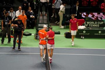 Rafa Nadal se despido de la afici¨®n de M¨¢laga.