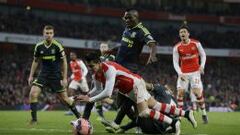 Alexis S&aacute;nchez fue titular en triunfo de Arsenal en la FA Cup.