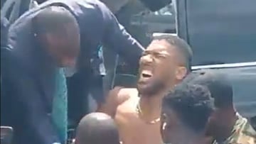 The former heavyweight world champion suffered minor injuries in a traffic accident in which two people were killed.