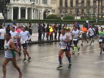 Si corriste el Maratón CDMX 2018, búscate en estas imágenes