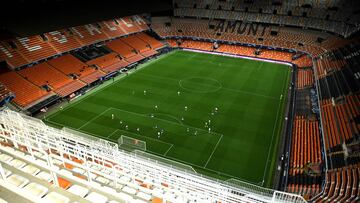 Mestalla, vacío, durante el Valencia-Atalanta de Champions.