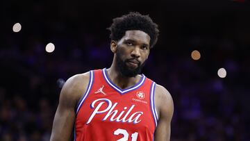 PHILADELPHIA, PENNSYLVANIA - APRIL 18: Joel Embiid #21 of the Philadelphia 76ers looks on during the fourth quarter against the Toronto Raptors during Game Two of the Eastern Conference First Round at Wells Fargo Center on April 18, 2022 in Philadelphia, Pennsylvania. NOTE TO USER: User expressly acknowledges and agrees that, by downloading and or using this photograph, User is consenting to the terms and conditions of the Getty Images License Agreement.   Tim Nwachukwu/Getty Images/AFP
== FOR NEWSPAPERS, INTERNET, TELCOS & TELEVISION USE ONLY ==