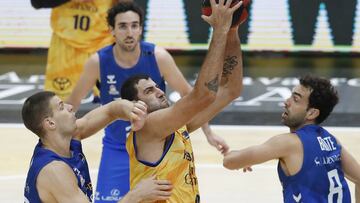 22/06/20 PARTIDO BALONCESTO ACB LIGAENDESA
 FASE FINAL VALENCIA
 CORONAVIRUS COVID-19
 
 HERBALIFE GRAN CANARIA  -  SAN PABLO BURGOS
 
 IOANNIS BOUROUSIS
 VITOR BENITE
 DRAGAN APIC
 
 
 
 
 
 
 
 
 
 
 
 
 
 