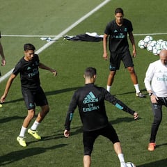 Zidane es uno más: se metió al rondo con los jugadores
