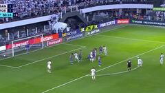 Neymar inventó un remate de tiro libre nunca visto: podría haber entrado en la historia