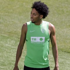 El mercado de fichajes comienza a moverse por el lateral izquierdo