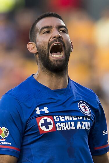 En las recientes horas, prensa de Argentina, principalmente TNT Sports y Radio Continental, anunciaron que Lanús estaría interesado en los servicios del atacante uruguayo, quien cerró con goles el Clausura 2018.