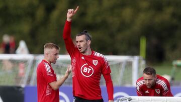 Bale, en un entrenamiento con Gales