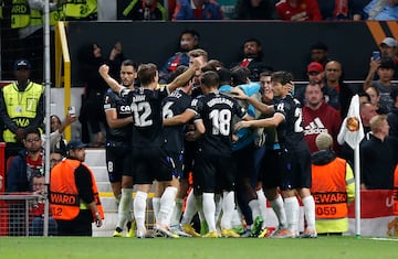 0-1.  Brais Méndez celebra el primer gol que marca de penalti.