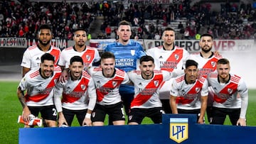 BUENOS AIRES, ARGENTINA - JULY 31: Players of River Plate pose for a photo prior a match between River Plate and Sarmiento as part of Liga Profesional 2022 at Estadio Monumental Antonio Vespucio Liberti on July 31, 2022 in Buenos Aires, Argentina. (Photo by Marcelo Endelli/Getty Images)