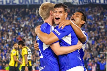 El equipo azul venció 3-1 a Peñarol por la cuarta fecha de la Copa Sudamericana y quedó muy cerca de la clasificación a octavos de final.