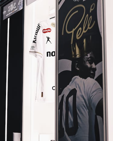 Pelé vuelve al Santos