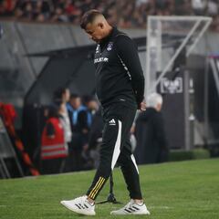 “¿Lo vieron, no?”: Almirón se defiende y explica su comentada formación en Colo Colo