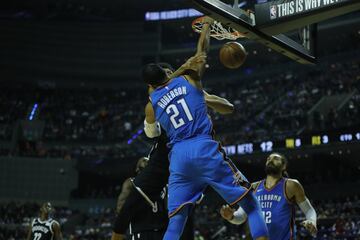 Te dejamos las mejores postales que dejó el primero de los dos partidos de NBA que se jugarán en el país. El Thunder visitó a los Nets en la Arena Ciudad de México.