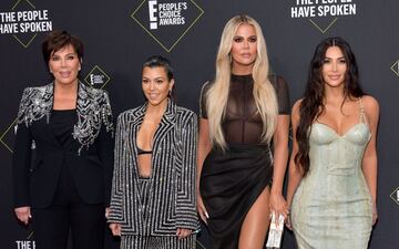Gracias al gran éxito de ‘Keeping up with the Kardashian’, el clan ha reunido una fortuna de un billón de dólares.