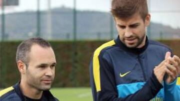 Piqué tiene difícil el Clásico: sigue al margen y cojea