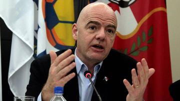 "La FIFA ha sido fuertemente criticada por la forma en que realizó la selección de sedes en el pasado; era nuestra obligación aprender de esto" añadió.