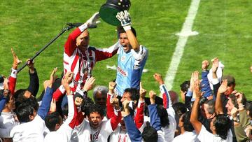 Desde aquel Apertura 2006, los rojiblancos no han regresado a lo más alto del Fútbol Mexicano. La gran mayoría de aquel equipo ya está en el retiro.