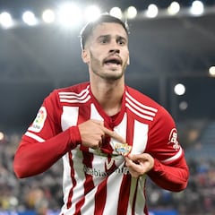 Lazo y los tres fichajes que al menos están pendientes