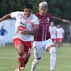 Valdivia le da la bienvenida a Santa Cruz con una goleada