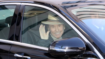 Raphael sale del hospital 12 de octubre tras recibir el alta hospitalaria, a 27 de diciembre de 2024, en Madrid (España).
HOSPITAL;ALTA;CANTANTE;12 DE OCTUBRE;27 DICIEMBRE 2024
Raúl Terrel / Europa Press
27/12/2024