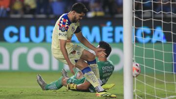 AME1820. PACHUCA (MÉXICO), 30/04/2024.- Henry Martín de América celebra un gol este martes, en un partido de vuelta de la semifinal de la Copa Campeones de la Concacaf entre Pachuca y América, en el estadio Hidalgo en Pachuca (México). EFE/ David Martínez Pelcastre
