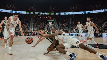 Vladimir Lucic (C) of Munich and Serge Ibaka (R) of Madrid in action during the Euroleague Basketball match between Bayern Munich and Real Madrid in Munich, Germany, 03 October 2024.