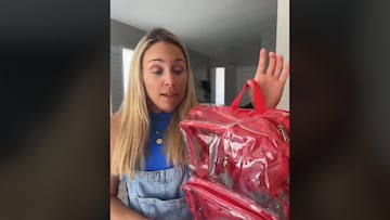 Una española muestra el tipo de mochila que se lleva en EEUU al colegio