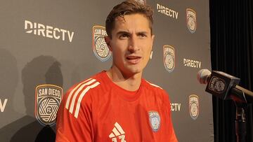 Pablo Sisniega levanta la mano por los arqueros mexicanos en la MLS