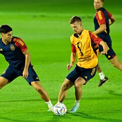 Who is the referee for Spain vs Costa Rica in the World Cup 2022 group game?