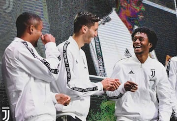 Once jugadores de Juventus, incluido Juan Cuadrado, fueron invitados por Adidas al primer aniversario de su tienda en Milán, la más grande de Italia. Cristiano Ronaldo brilló por su ausencia.