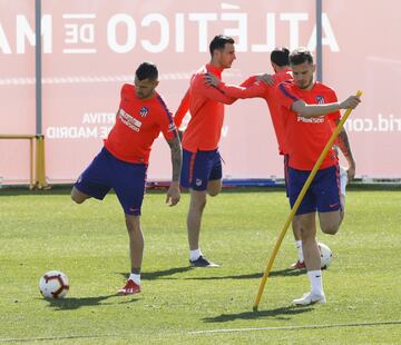 Saúl Ñíguez y Vitolo Machín.

