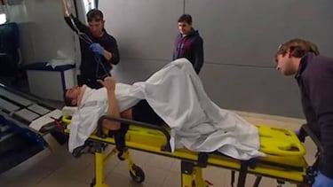 Rins se cae y es evacuado, pero está fuera de peligro